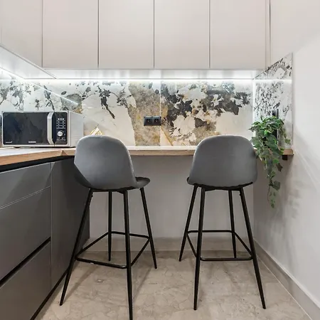 Two-bedroom In Pagrati Apartment *