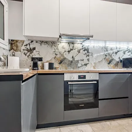 Two-bedroom In Pagrati Athens