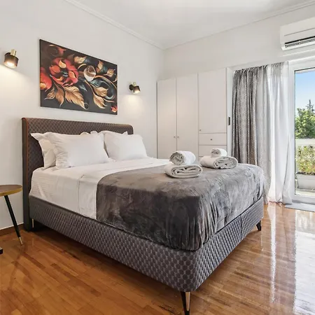 Two-bedroom In Pagrati * Athens